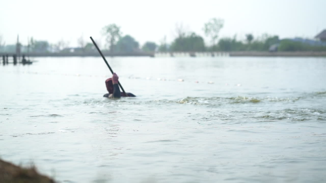 Fishermen catching snapper in the pond