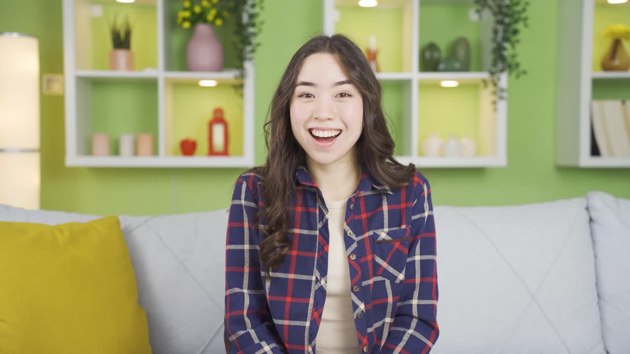 놀라운 아시아 젊은 여성.