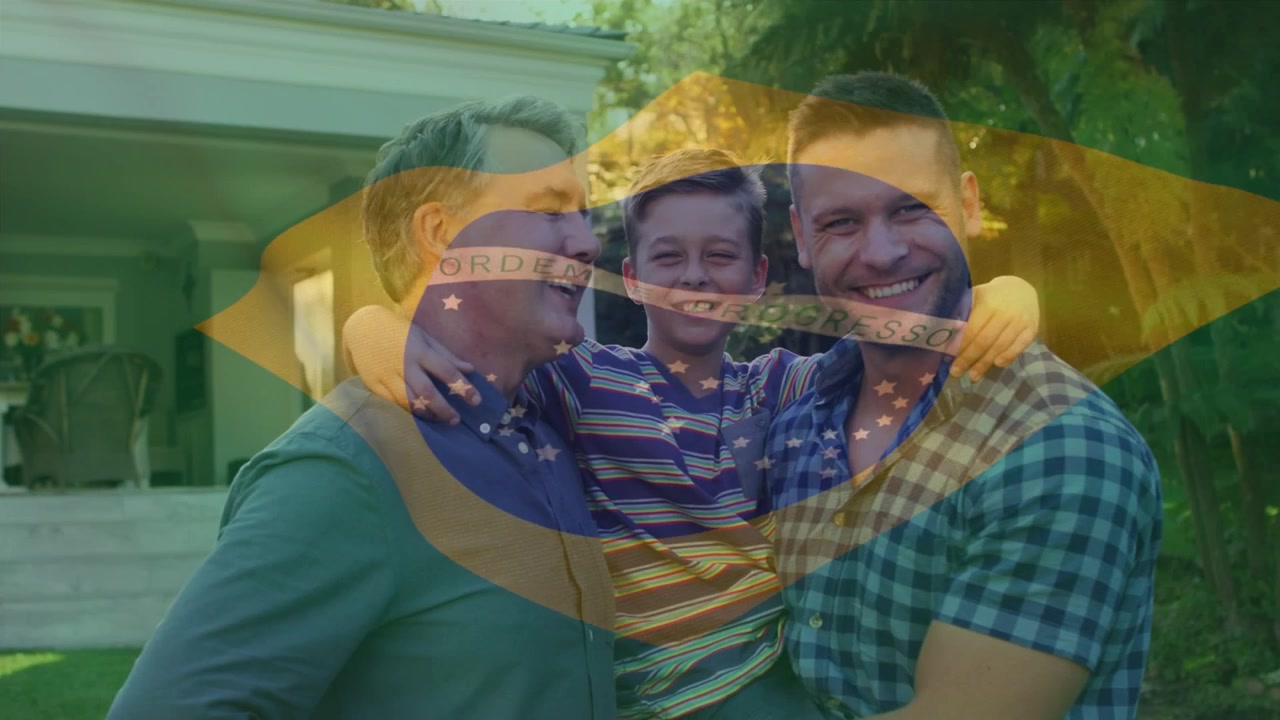 Animação da bandeira do Brasil sobre família caucasiana sorrindo