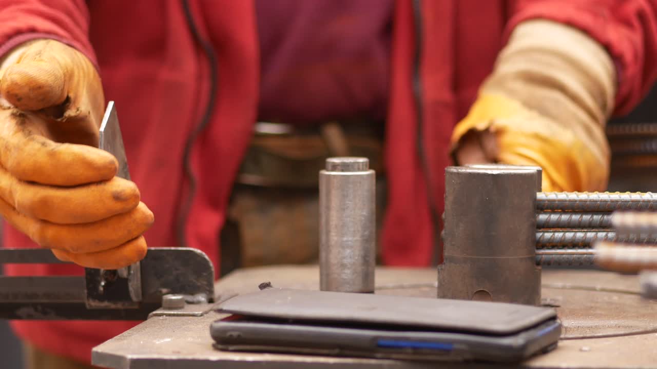 barras de refuerzo para trabajadores del metal