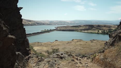 Peering-down-into-the-Columbia-River-Gorge-from-atop-Horse-Thief-Butte