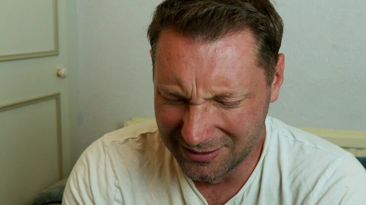 Un uomo è turbato