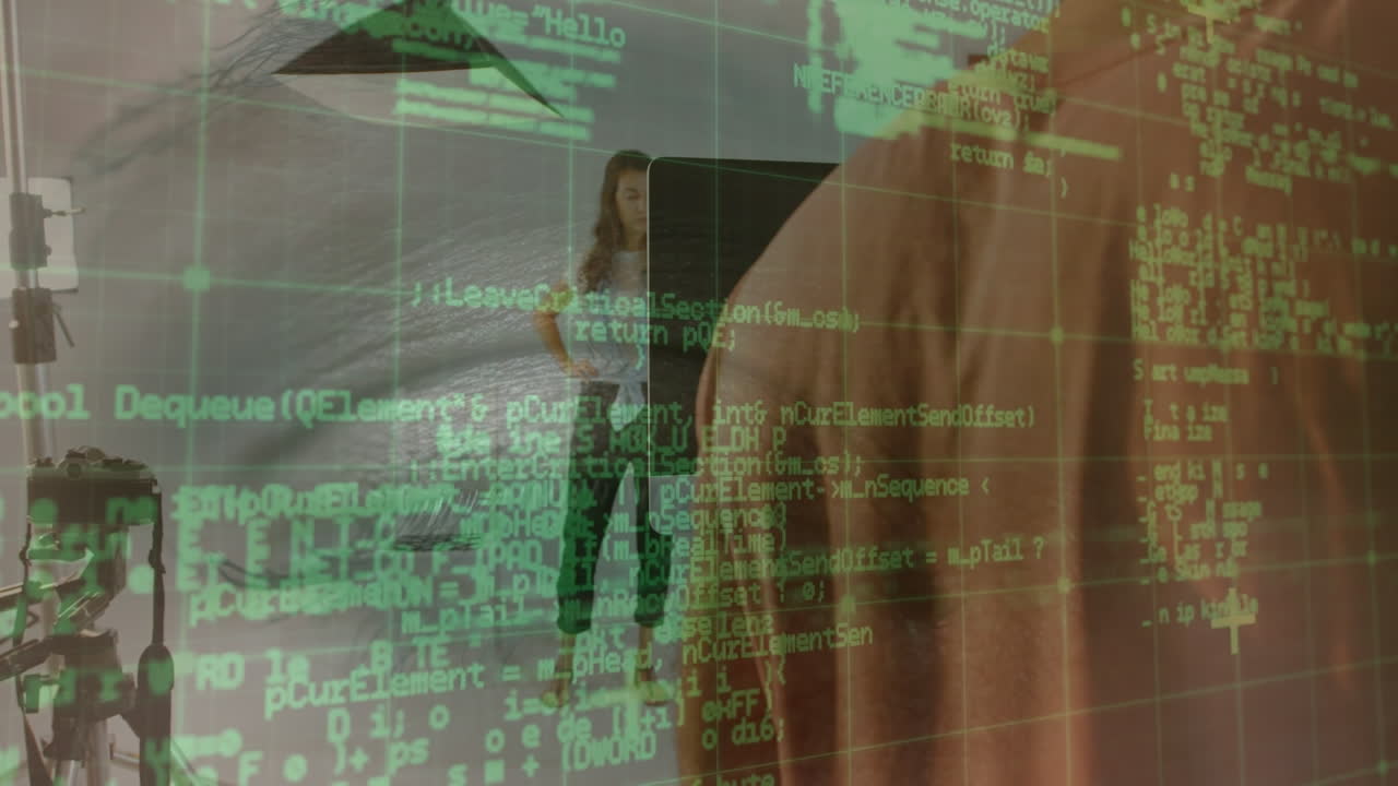 animación de procesamiento de datos sobre fotógrafo caucásico con modelo femenino