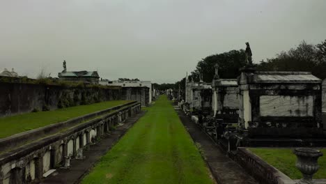 old metairie cemetery in new orleans