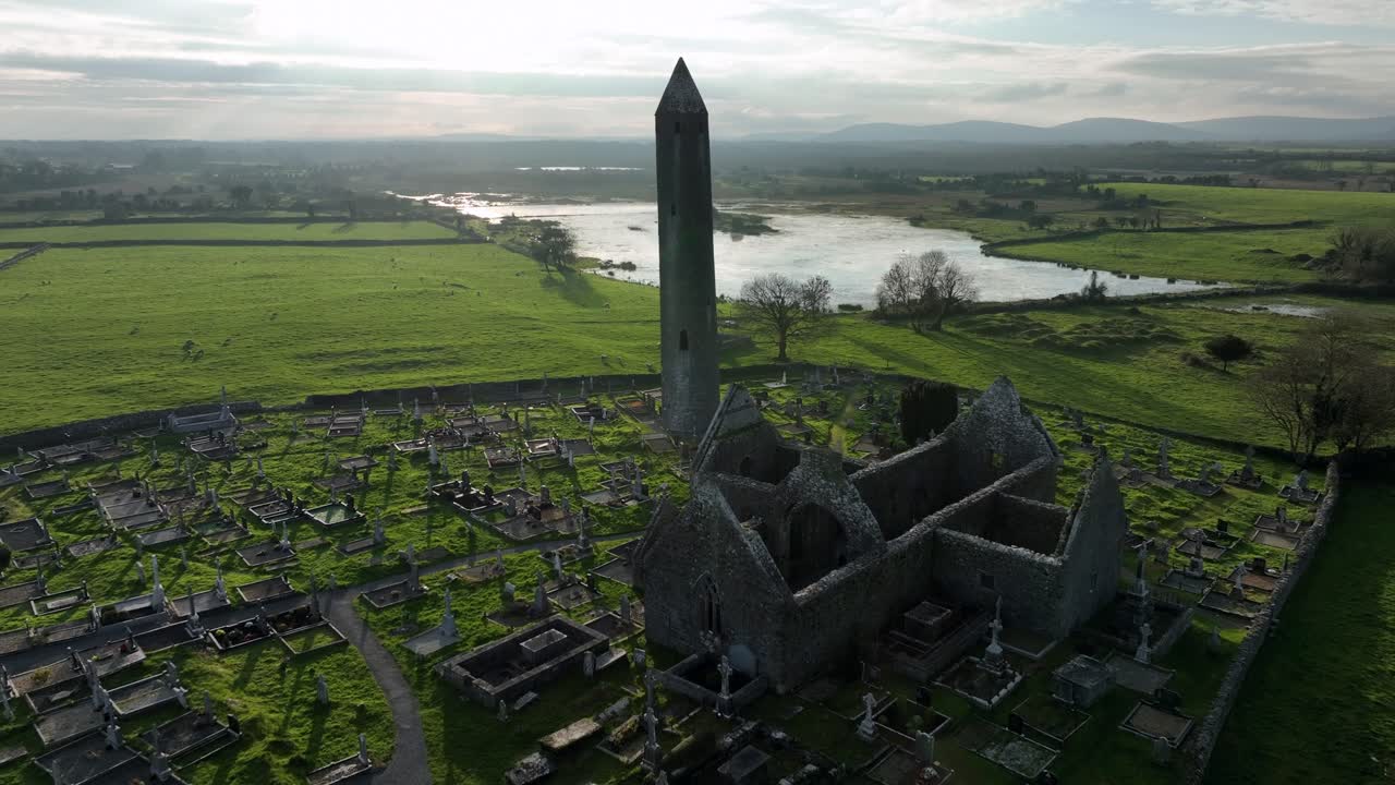 kilmacduagh monastery, county galway, 아일랜드, 2023년 11월