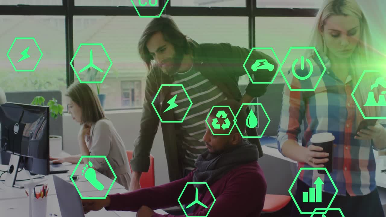 컴퓨터를 사용하는 다양한 사업가들에 대한 생태학 아이콘의 애니메이션