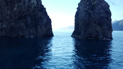 toma aérea de una enorme pila marina cerca de ribeira da janela, isla de madeira, portugal