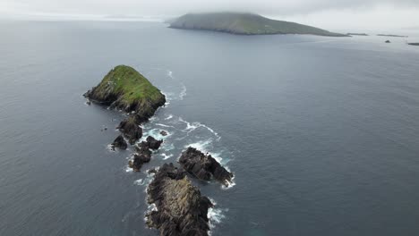 Blasket-Inseln-Vor-Dunmore-Head,-Halbinsel-Dingle,-Irland,-Drohnen-Luftaufnahme