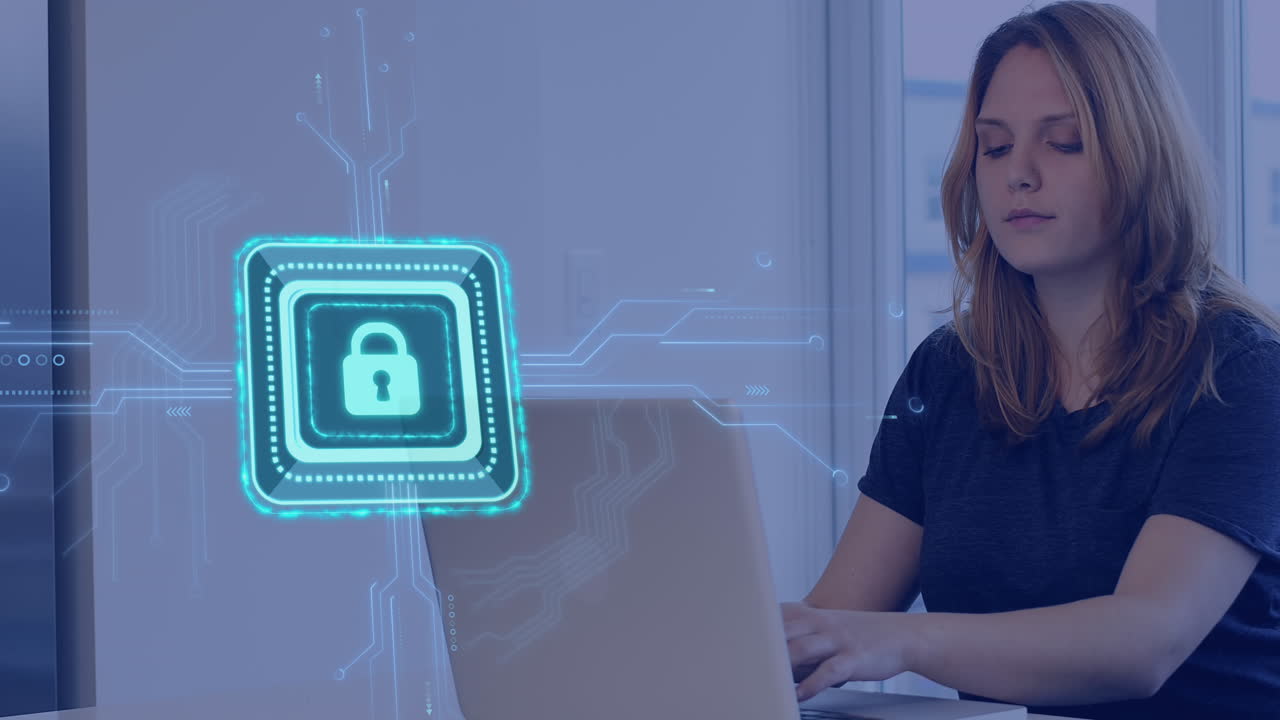 animación de candado y procesamiento de datos sobre mujer de negocios caucásica en la oficina