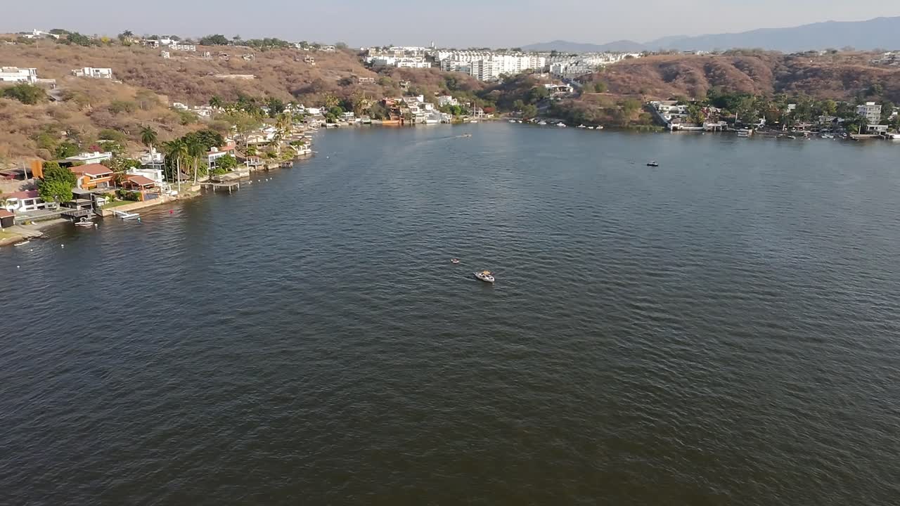 Drone flyover of Lake Tequesquitengo in Morelos, Mexico