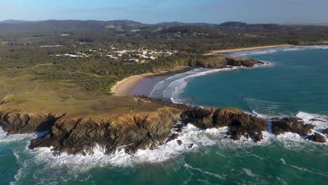 tiro de dron giratorio de coffs harbour australia y emerald beach