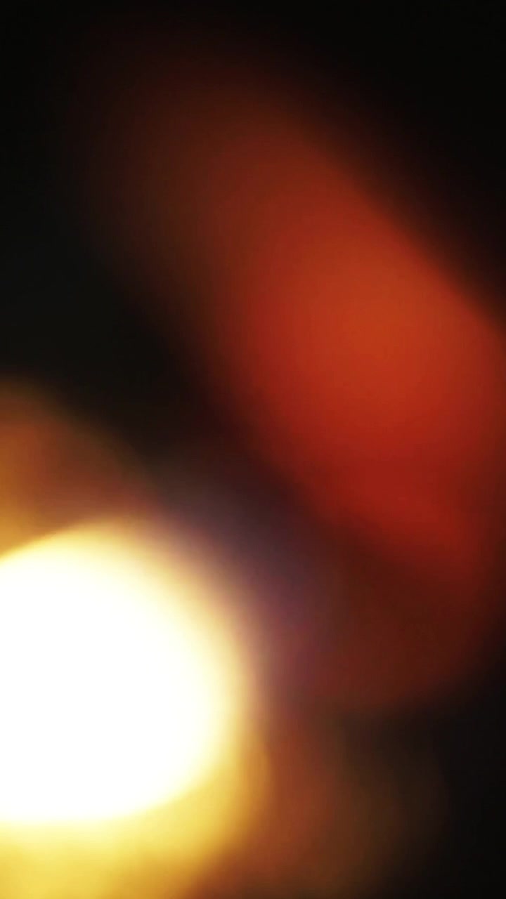 Sfondo Astratto con Fughe di Luce Sfocate e Effetto Bokeh