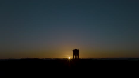 Chesterton-windmühle,-Sonnenaufgang,-Leute,-Schattenbild,-Warwickshire-Luftige-Frostige-Landschaft