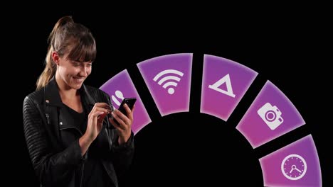 animación de íconos de viajes y mujer caucásica usando teléfono inteligente sobre fondo negro