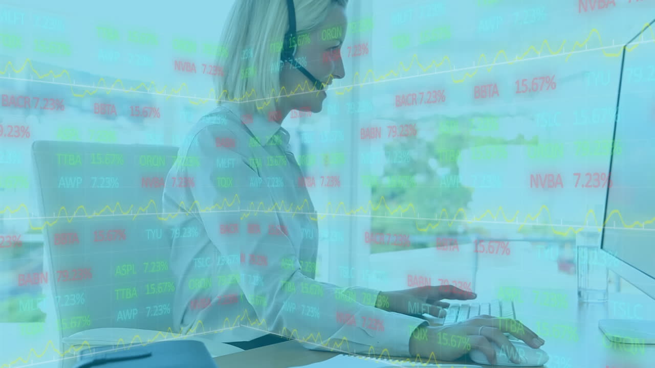 animación de una mujer caucásica con auriculares usando computadora sobre estadísticas