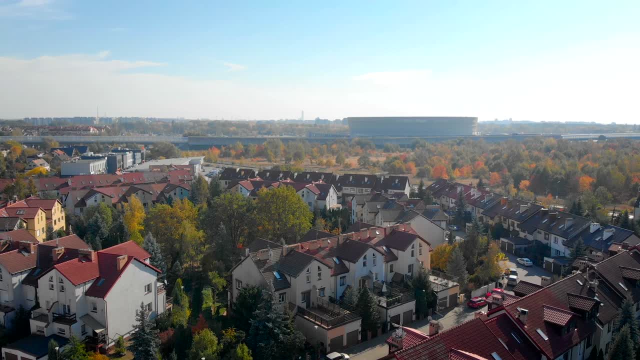 vista aérea de las casas suburbanas