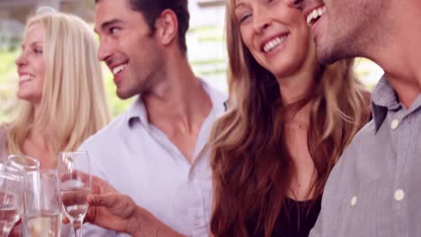 Friends-toasting-with-champagne