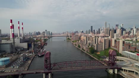 East-River,-Nueva-York,-Disparo-De-Drone,-4k