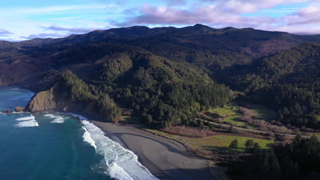 Playa-De-Arizona-En-La-Costa-De-Oregon