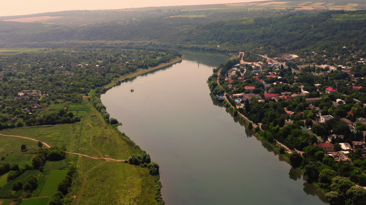 río dniéster en moldavia