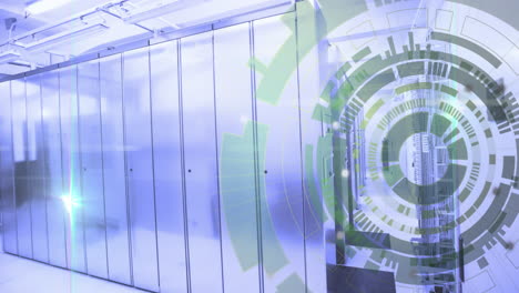 animación de círculos de carga y llamaradas de lente en bastidores de servidores de datos en la sala de servidores