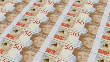 Impresión-De-Billetes-De-50-Coronas-Suecas-Mediante-Una-Prensa-De-Dinero