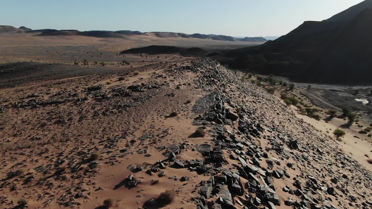 vista de drones del árido desierto marroquí, antena