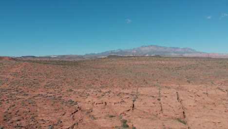 Dron-Panorámico-A-La-Derecha-Con-Vistas-Al-Desierto