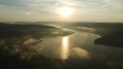 Sunset-Scenery-At-Lake-Fort-Smith-In-Arkansas,-USA---aerial-shot