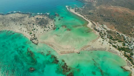 Luftneigung-Vom-Wunderschönen-Smaragdgrünen-Strand-Von-Elafonissi-Zum-Mediterranen-Horizont