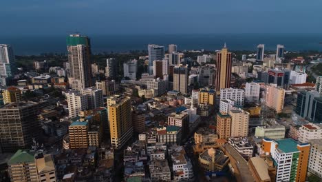 Vista-Aérea-De-La-Ciudad-De-Dar,-Tanzania