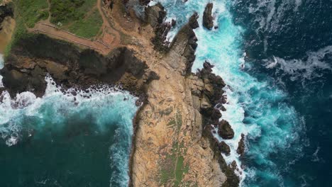 Poder-Del-Mar:-Olas-Y-Acantilados,-Mazunte-Oaxaca