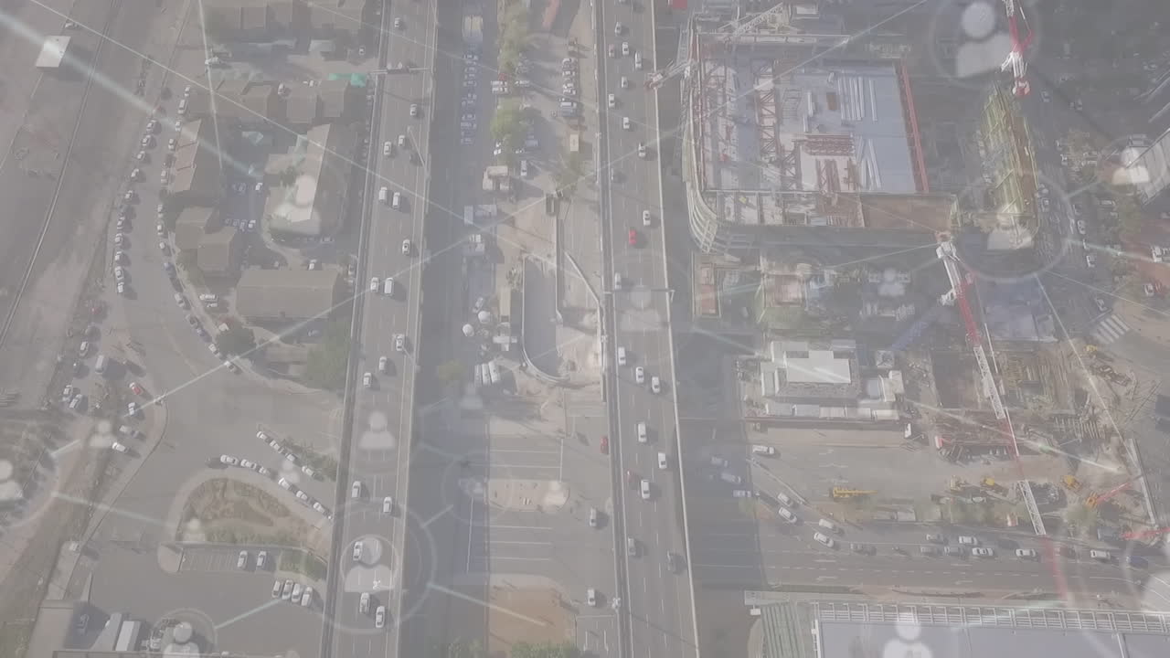 도시 풍경 위의 아이콘으로 연결된 네트워크의 애니메이션