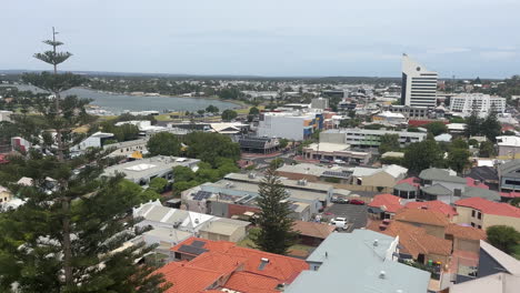 Vista-Panorámica-De-La-Ciudad-Desde-La-Torre-De-Vigilancia-De-Marlston-Hill-En-Bunbury,-Australia-Occidental