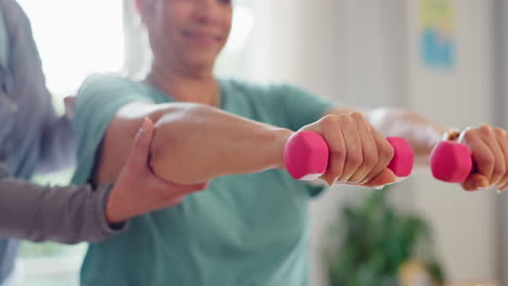 fisioterapeuta, manos de mujer