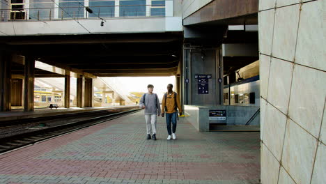 Friends-in-the-train-station