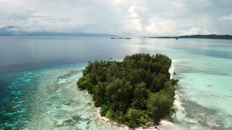 Drone-shot-of-Lumbaria-Island,-also-known-as-Kennedy-Island-where-John-F