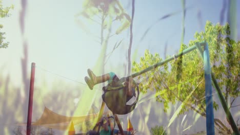 Kinder-Auf-Schaukeln-Auf-Dem-Spielplatz