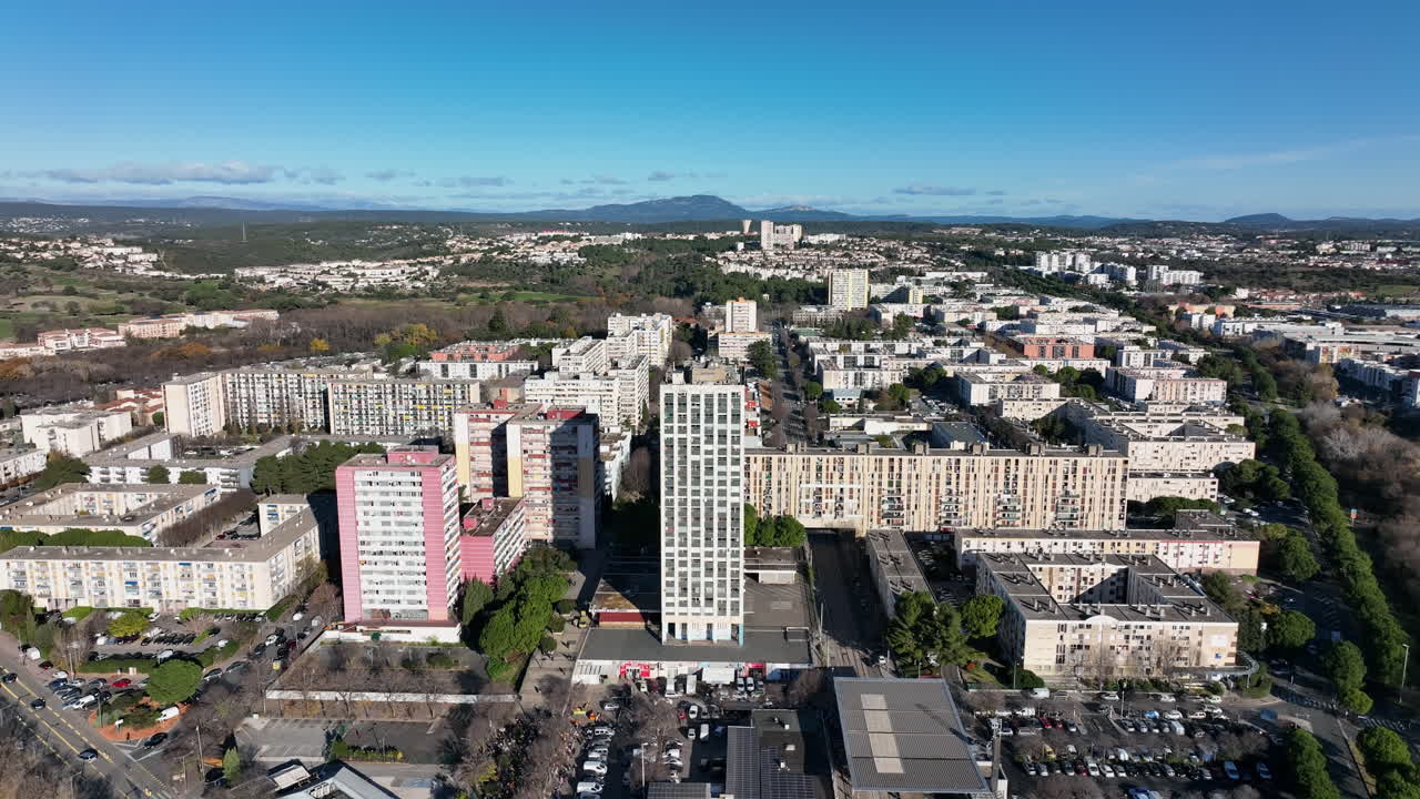 montpellier desde el cielo: el distrito de la mosson se destaca por su energía radiante