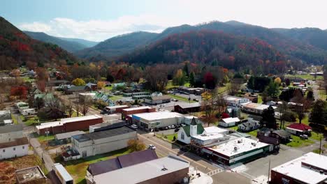 Aerial-High-Above-Damascus-Virginia,-Damascus,-Damascus-Va,-Beautiful-Down-Nestled-in-the-Mountains