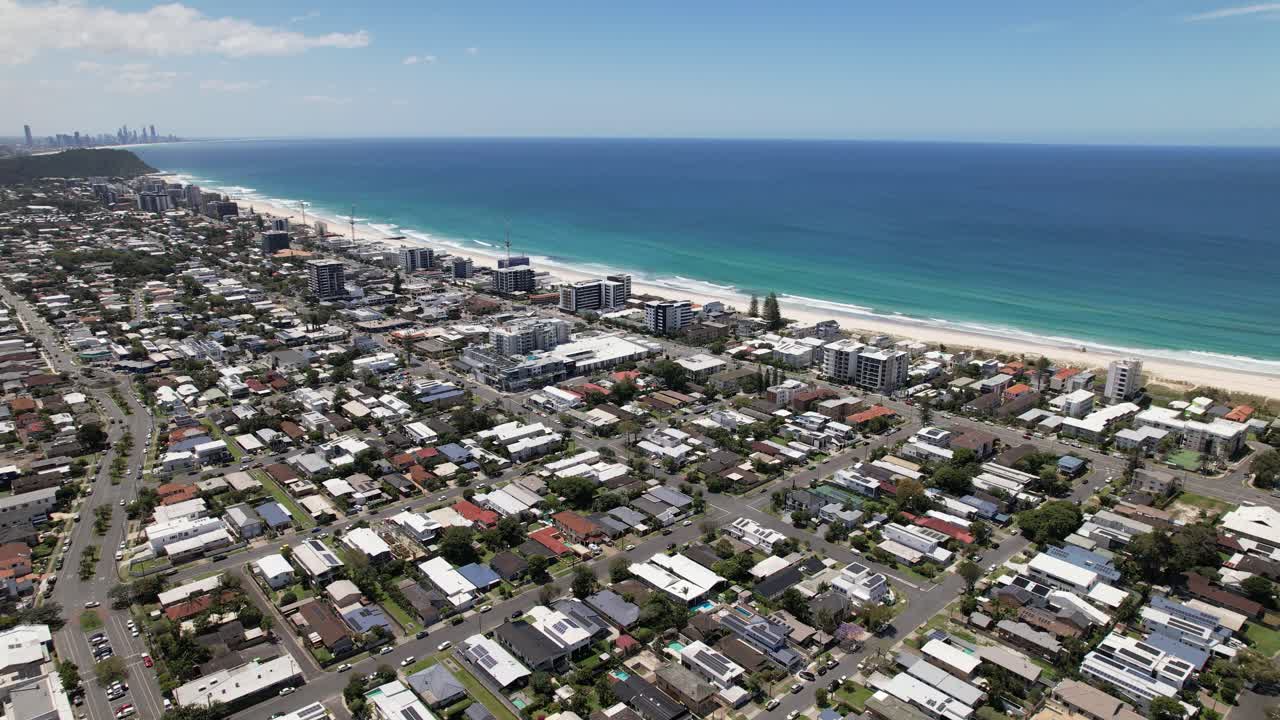Quang cảnh từ trên không của khu dân cư Palm Beach ở Queensland, Úc - Quay bằng drone