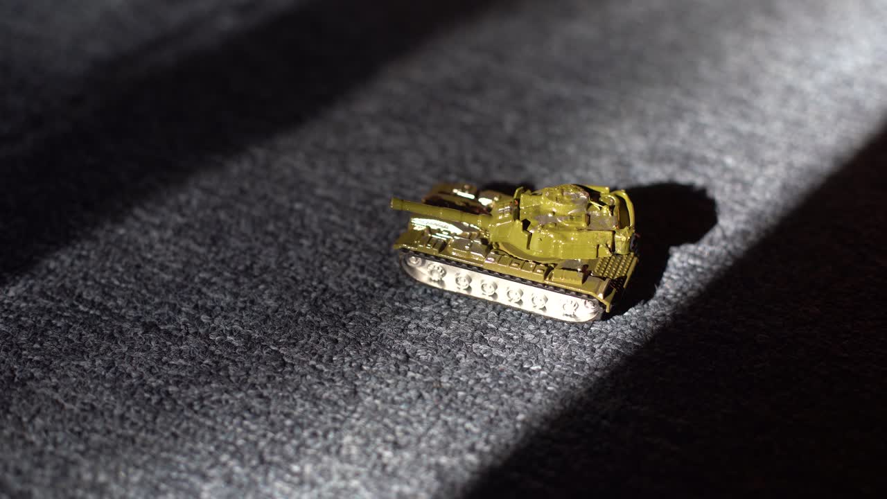 지도에 있는 장난감  ⁇ 크. 우크라이나의 군사 작전