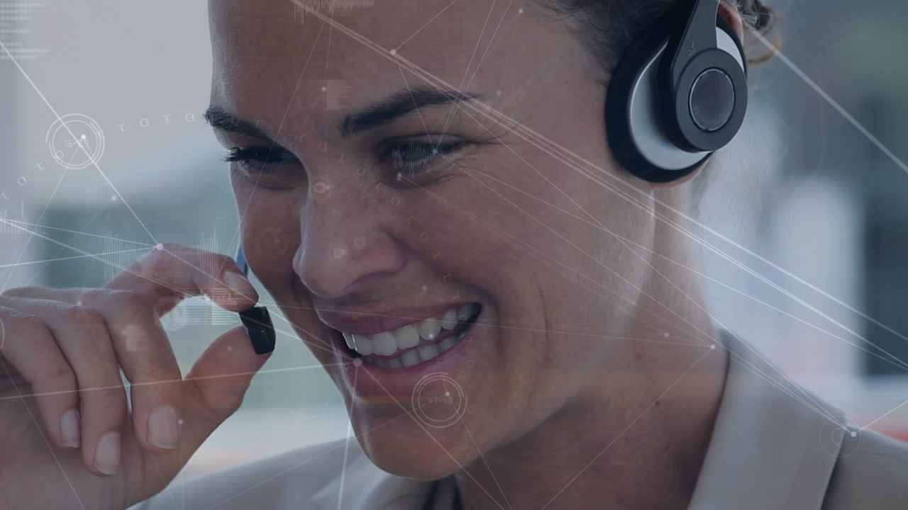 red de iconos de perfil sobre ejecutiva de atención al cliente caucásica hablando usando auriculares de teléfono