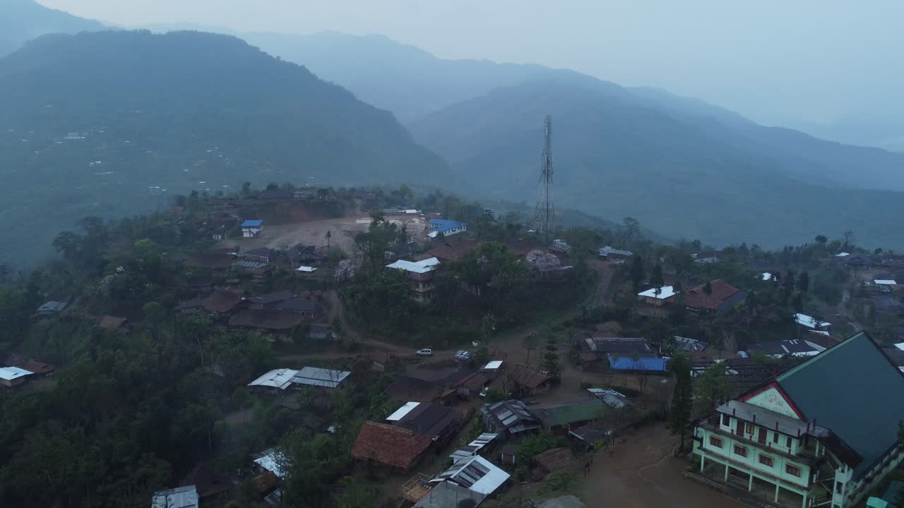 Dronevideooptagelse af bakkede områder i Nagaland