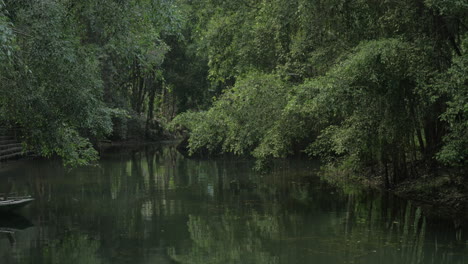 Park-and-boat-with-empty-boat-Vietnam