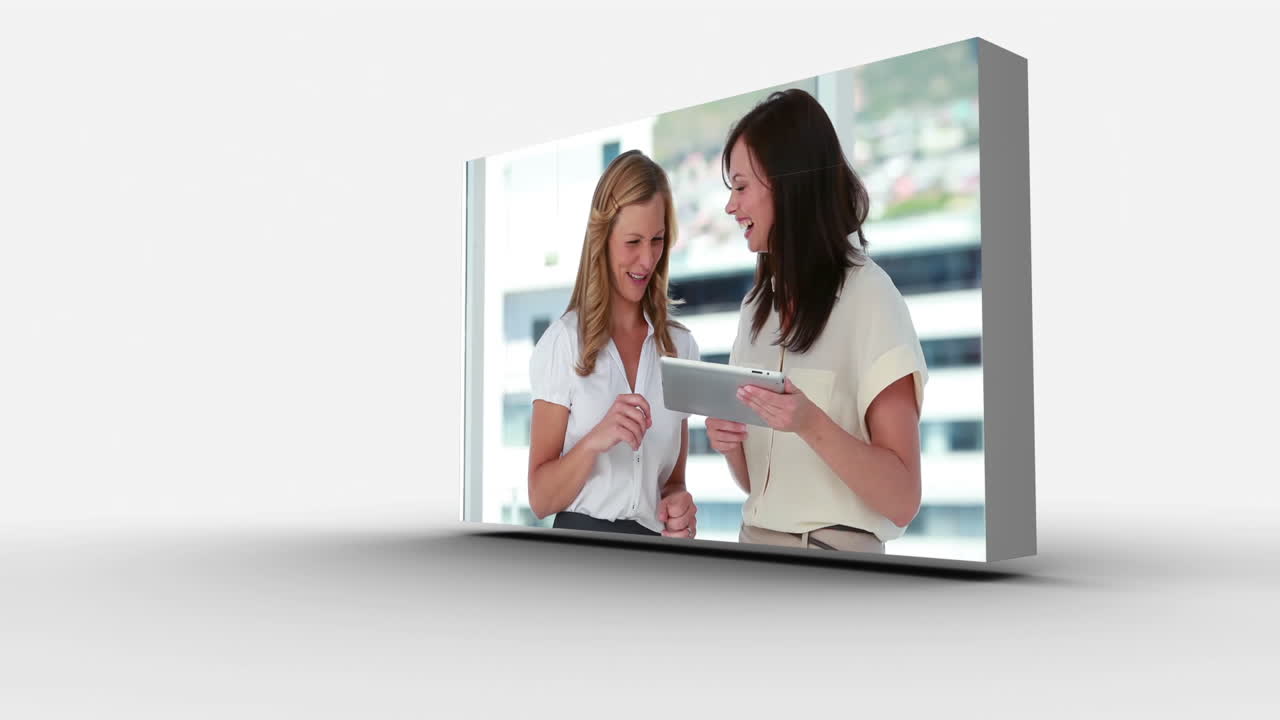 pantallas 3d que muestran a personas de negocios en el trabajo