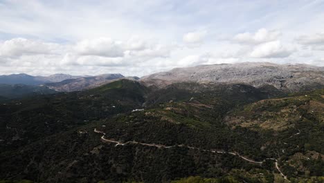 el mágico paisaje montañoso de estepona, españa