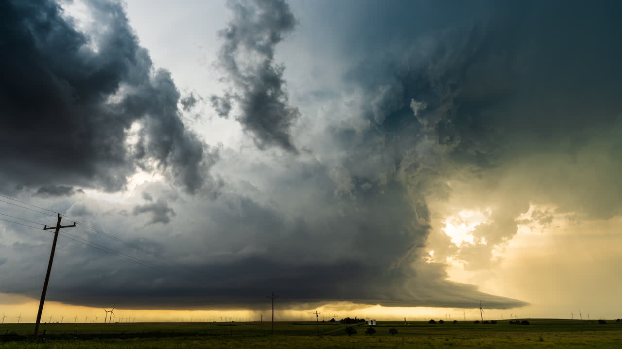 Incredible storm clouds spin across the sky bringing severe weather