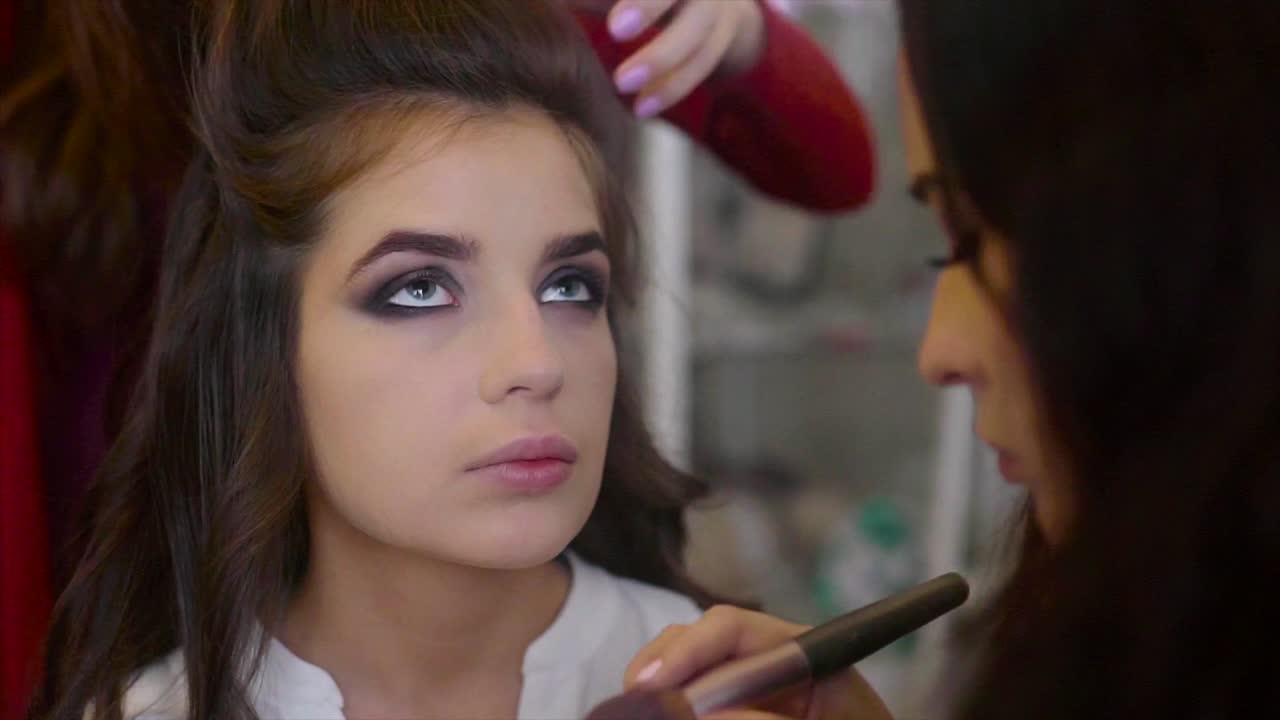 sesión de aplicación de maquillaje