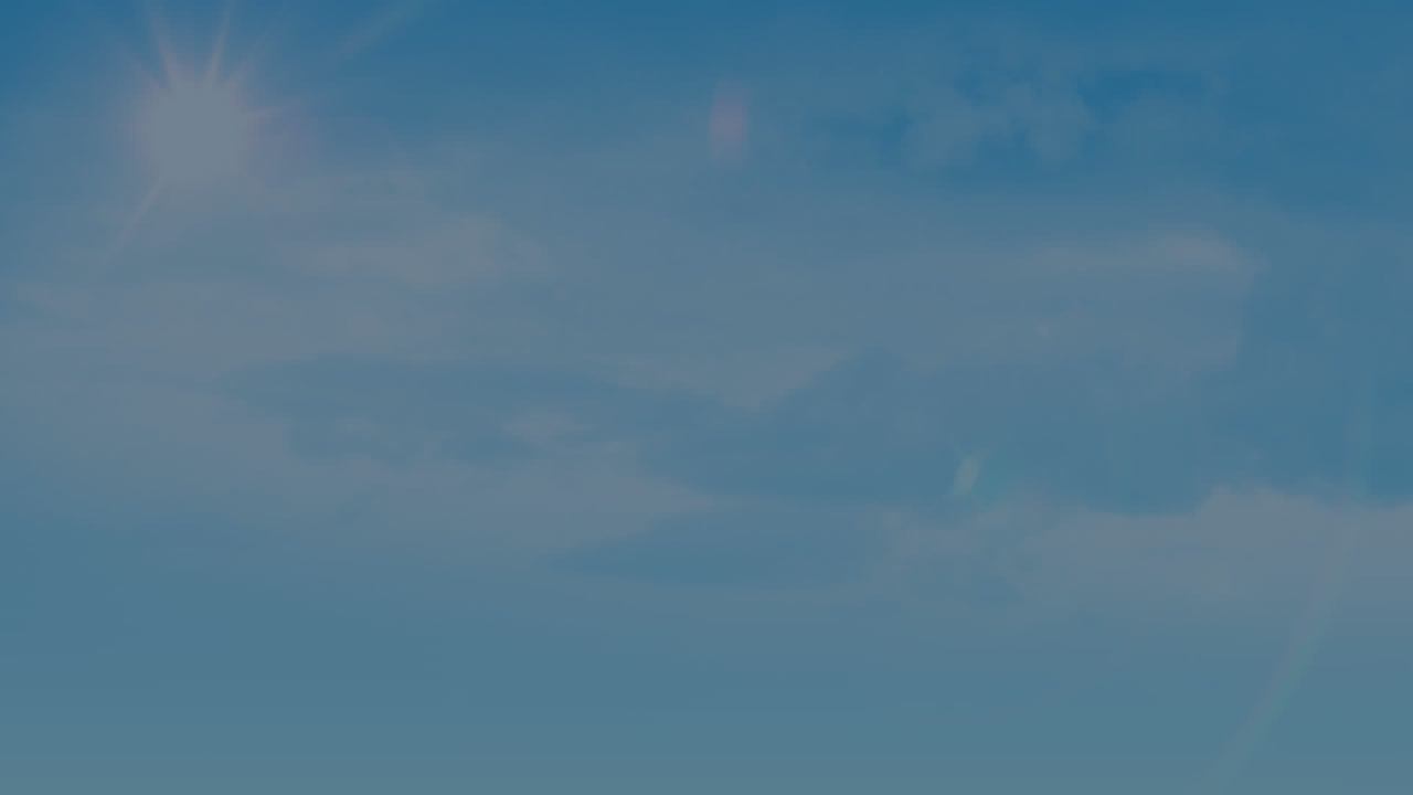 뒷면에 구름이 가득한 하늘을 배경으로 추상적인 패턴 위에 직사각형으로 대규모 판매 텍스트의 애니메이션